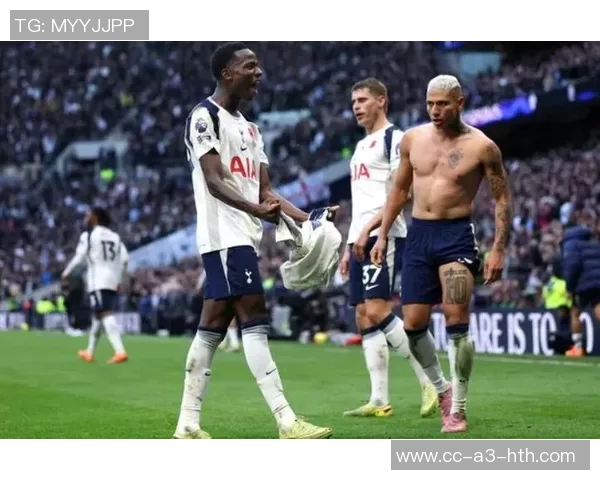 莱因克尔评论里沙利松脱衣庆祝行为引发补时延长的争议 莱因克尔评论里沙利松脱衣庆祝行为引发补时延长的争议