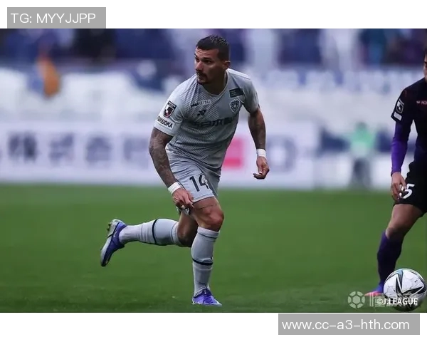 福克斯强调进攻篮板的重要性呼吁球队提升制造失误与转换进攻能力 福克斯强调进攻篮板的重要性呼吁球队提升制造失误与转换进攻能力